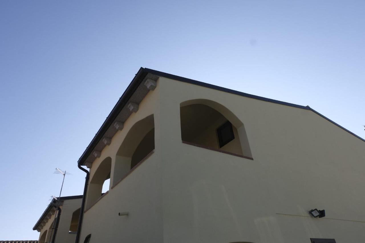 Aria Di Vacanza - Gelsi Olbia Exterior photo